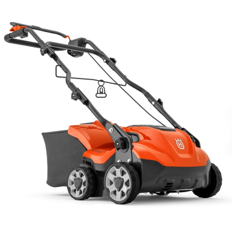Husqvarna Verticuteermachine S138C 1 Husqvarna Verticuteermachine S138C